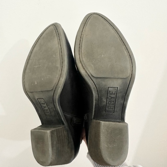 FRYE Boots Womens Size 7.5 M Sacha Rustic Booties Black Leather Ankle Dual Zip - Picture 7 of 7